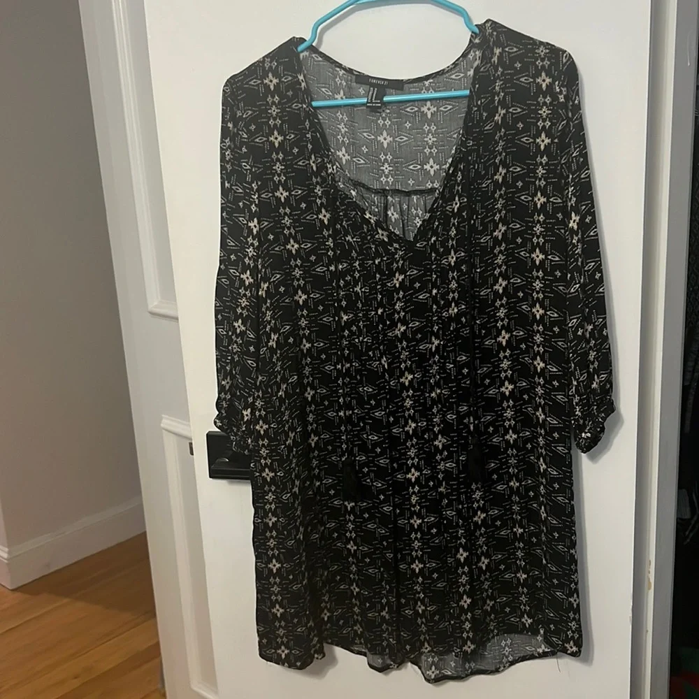 DRESS - Picture 1 of 4